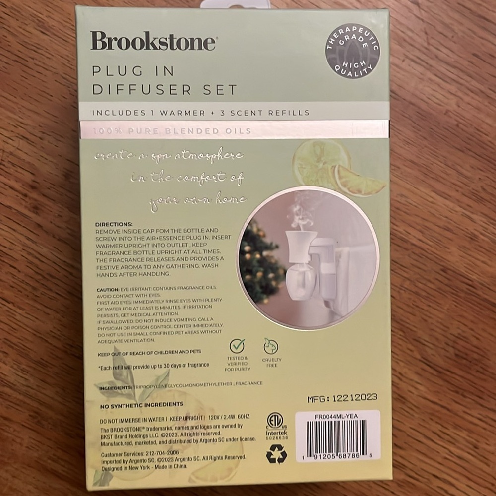 Brookstone plug in diffuser set - Picture 3 of 3
